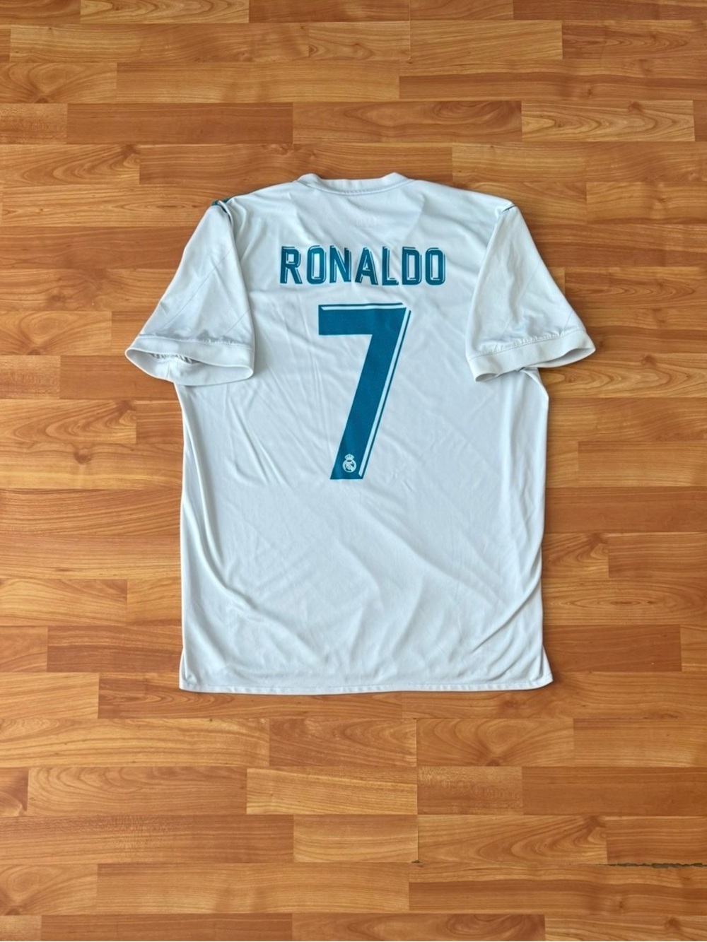Ronaldo #7  Real Madrid Authentic Jersey Home Jersey 17/18 Size Large